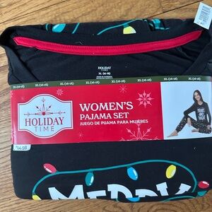 Women’s pajamas set never worn size 16 to 18